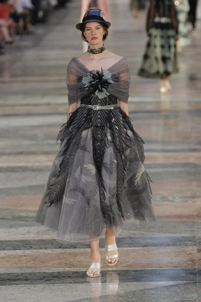 Look 11
